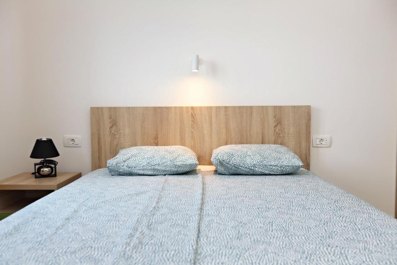 Apartments Oktopus ซูโตมอเร ภายนอก รูปภาพ