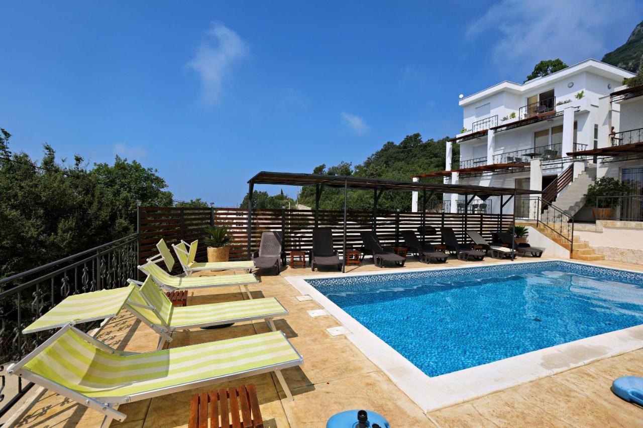 Apartments Oktopus ซูโตมอเร ภายนอก รูปภาพ