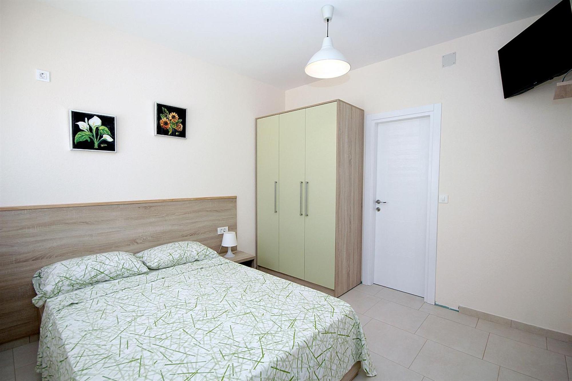 Apartments Oktopus ซูโตมอเร ภายนอก รูปภาพ