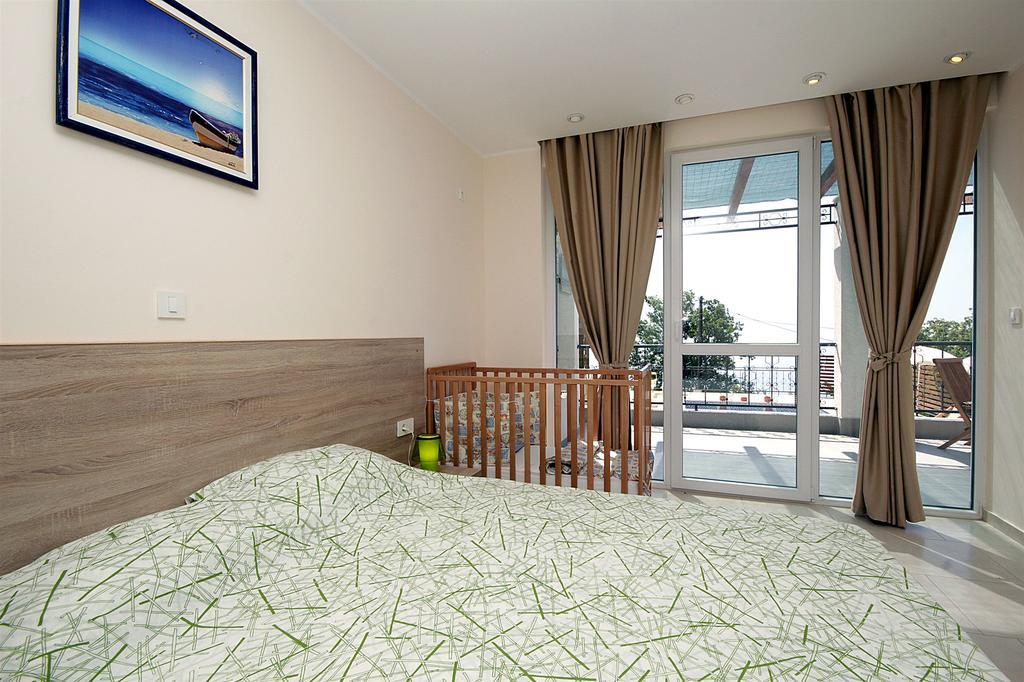 Apartments Oktopus ซูโตมอเร ภายนอก รูปภาพ
