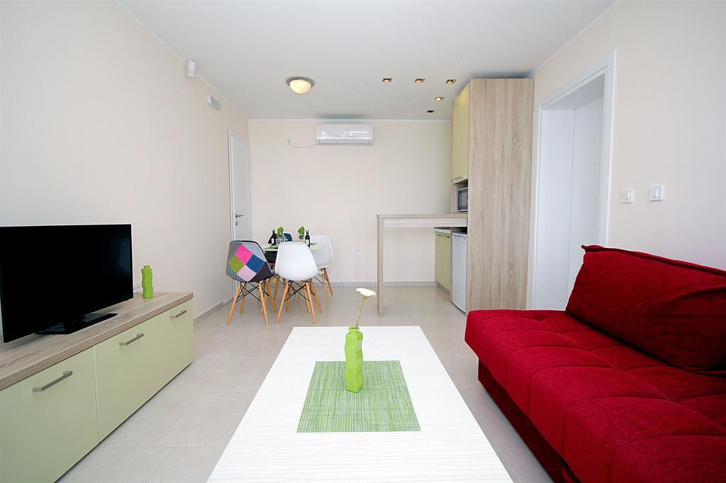 Apartments Oktopus ซูโตมอเร ภายนอก รูปภาพ