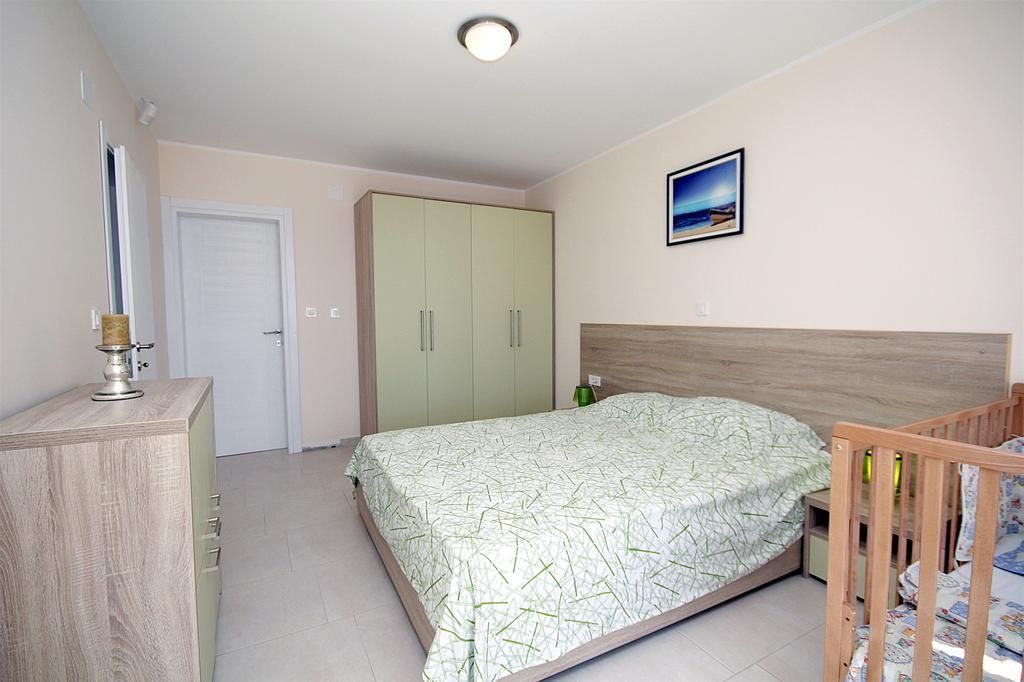 Apartments Oktopus ซูโตมอเร ภายนอก รูปภาพ