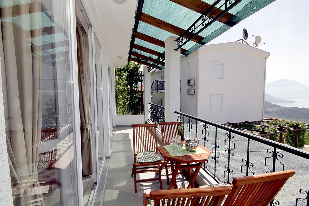 Apartments Oktopus ซูโตมอเร ภายนอก รูปภาพ