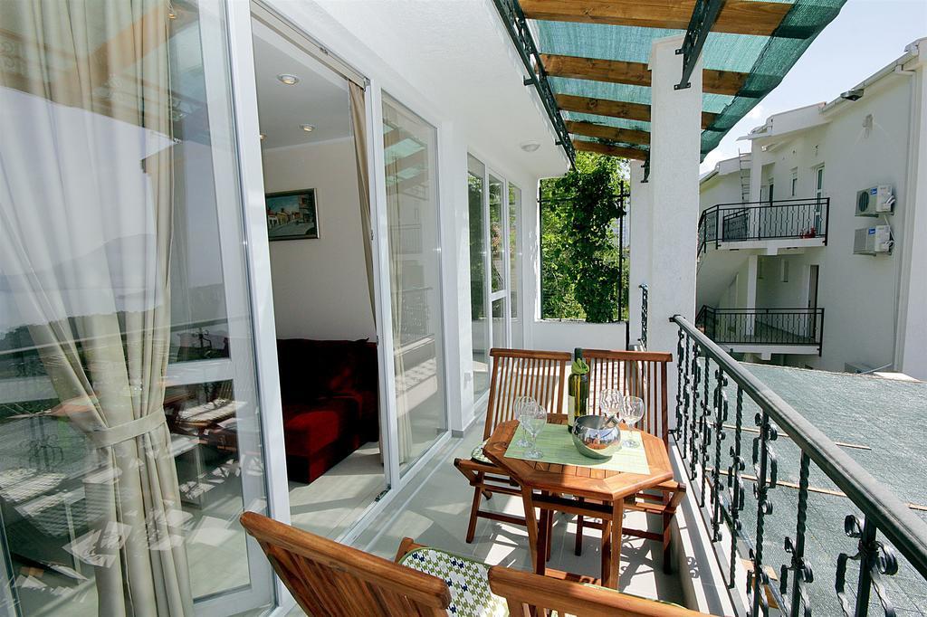 Apartments Oktopus ซูโตมอเร ภายนอก รูปภาพ